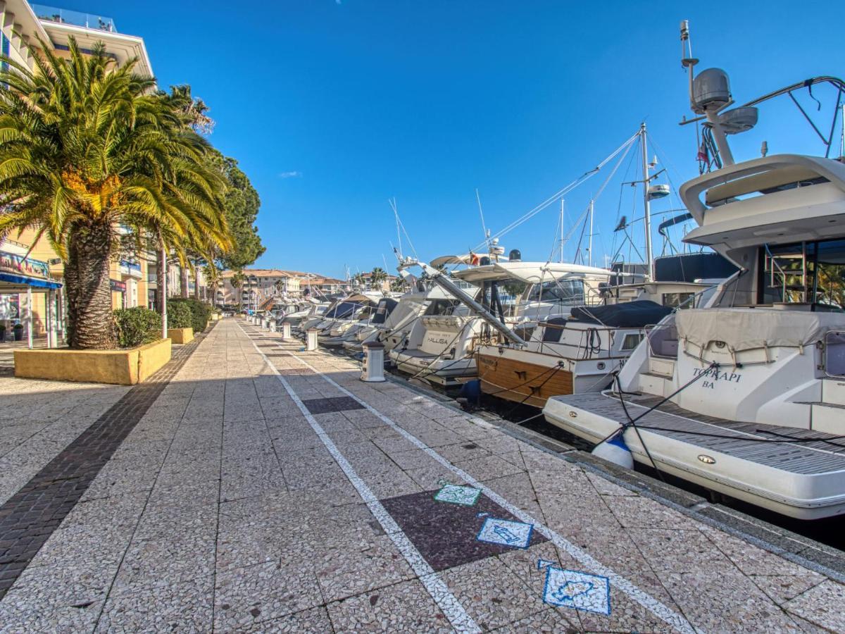 Les Cariatides By Interhome